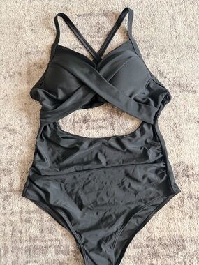 NWT/NWOT ONE PIECE SWIMSUITS LOT x3 SIZE LG